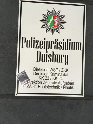 Dieser ominöse Sticker der Satirepartei: „Die Partei“ sorgt für Aufsehen.