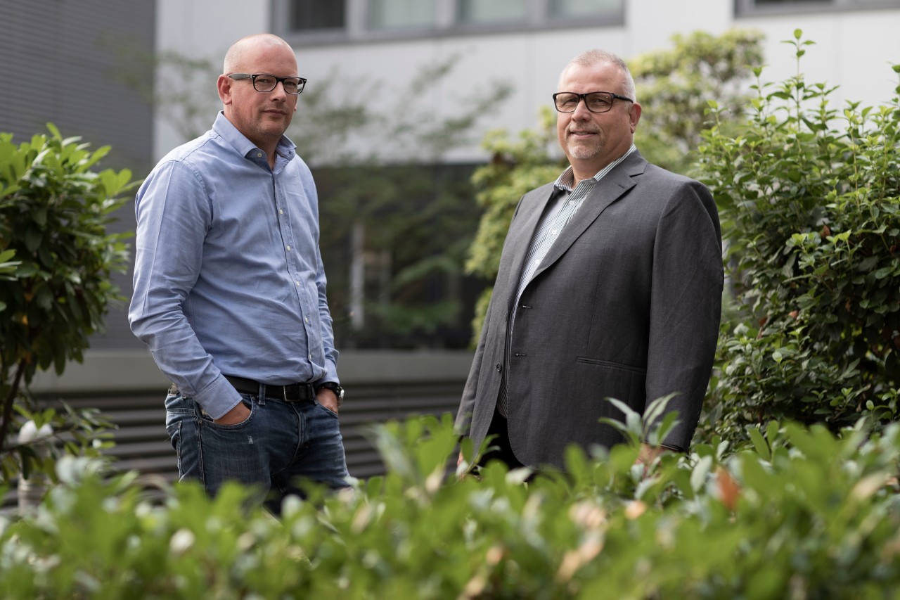 Die CloudBasket-Gründer Carsten Puschmann (l.) und Thomas Heidelbasch wollen Onlineshopping revolutionieren.