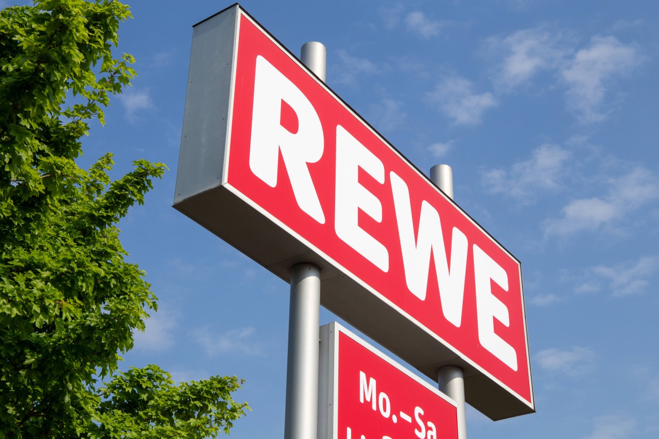 Beim Blick in den Rewe-Prospekt mussten einige Kunden zuletzt mit dem Kopf schütteln.