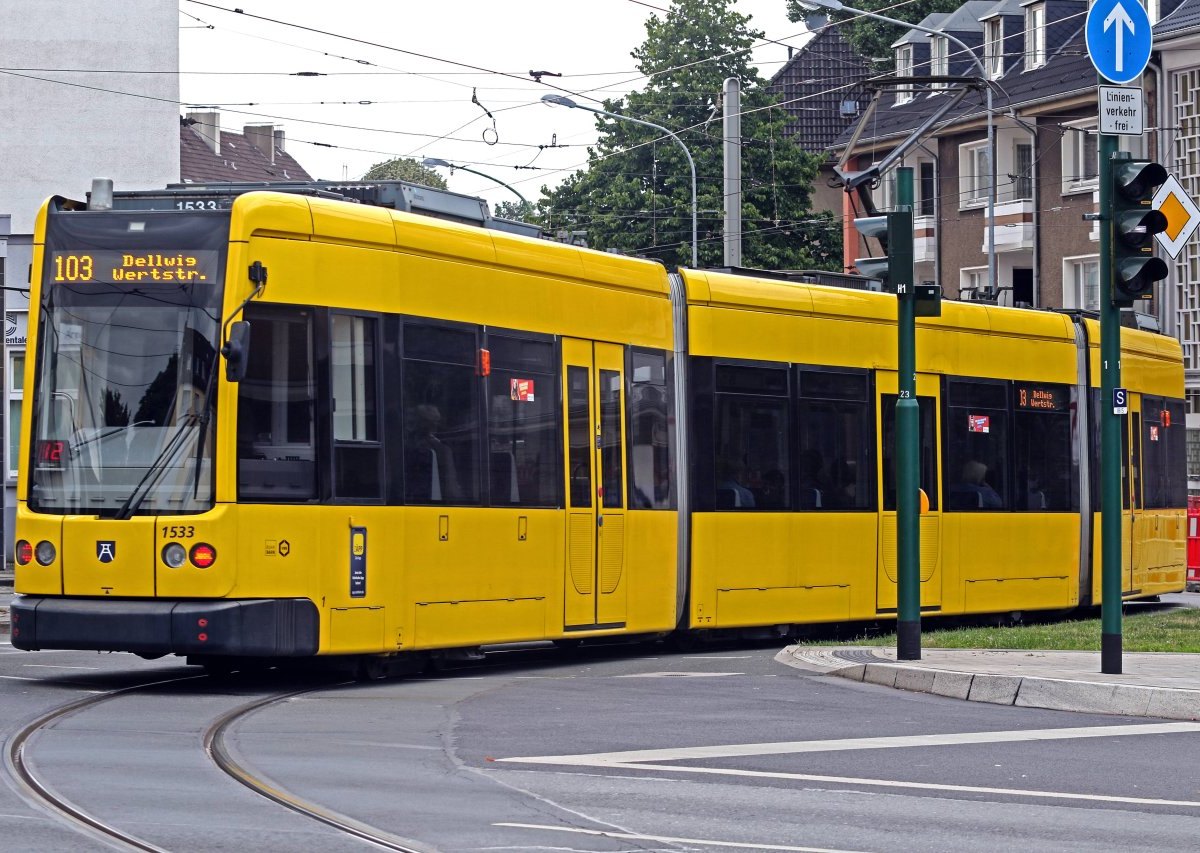 ruhrbahn-evag-tram-strassenbahn.jpg