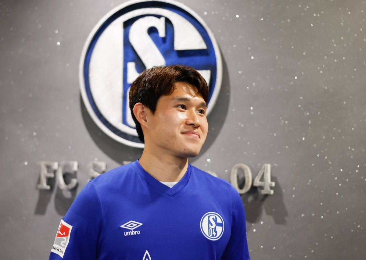 schalke-dong-gyeong-lee.jpg