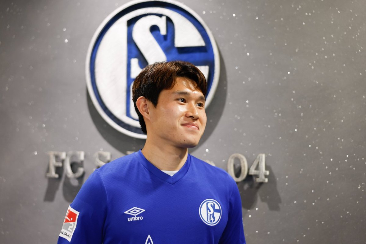 schalke-dong-gyeong-lee.jpg