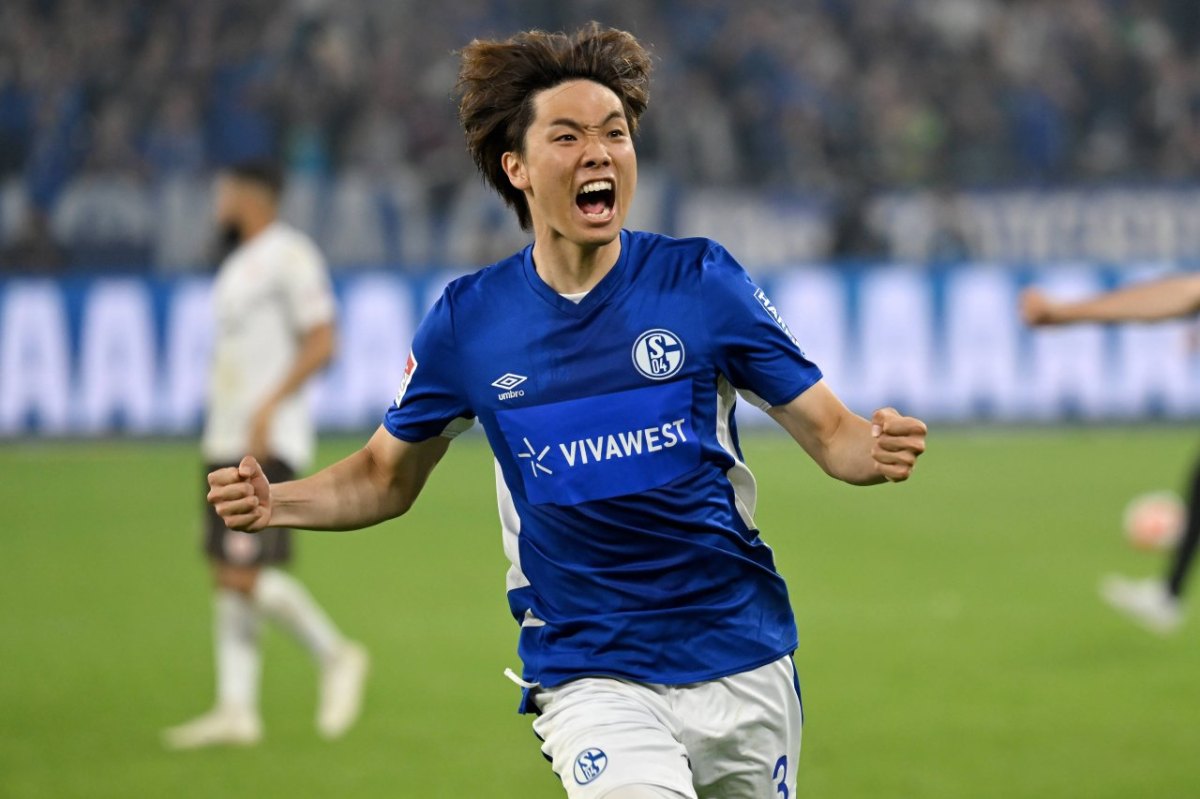 schalke-ko-itakura.jpg