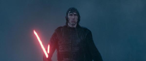 Adam Driver als Kylo Ren in einer Szene des Films „Star Wars 9: Der Aufstieg Skywalkers“