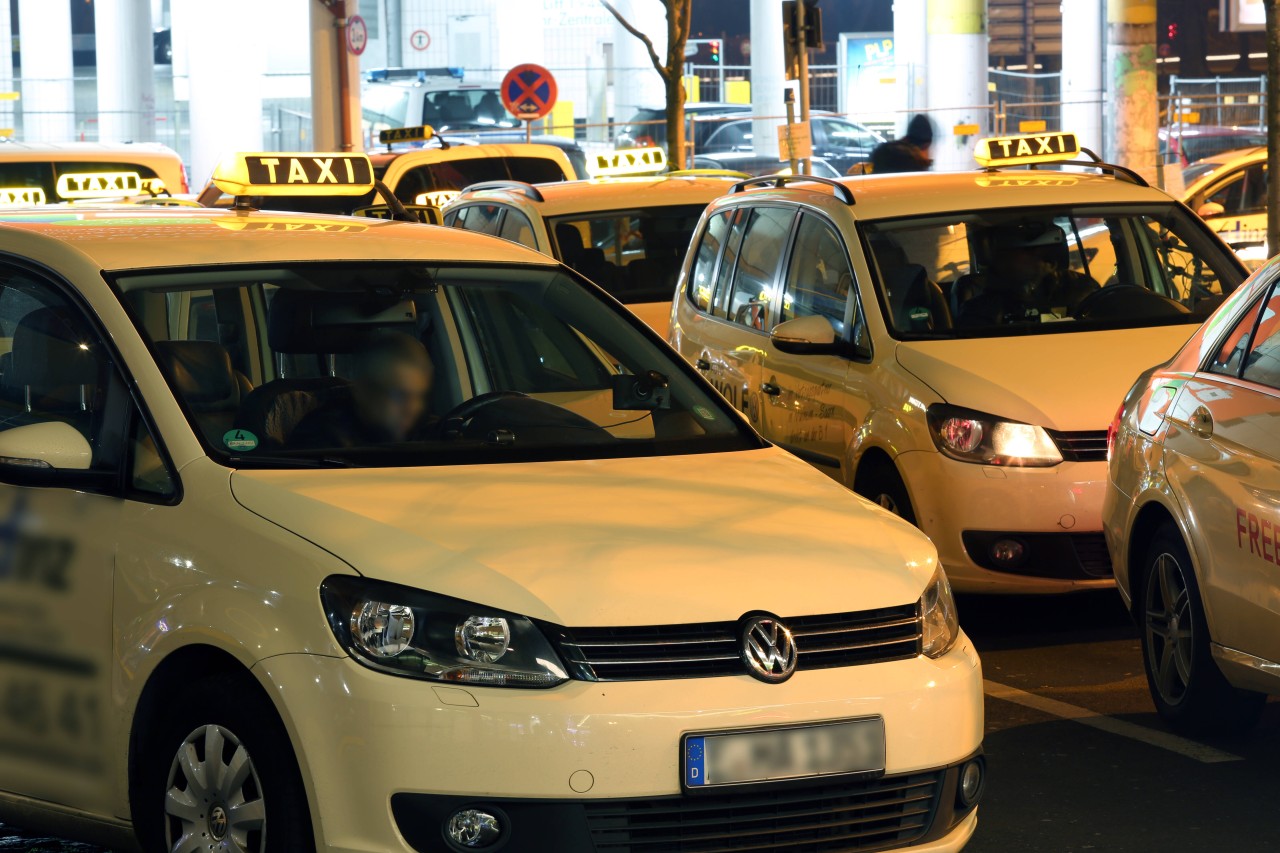 Essen: Stehen Taxi-Unternehmen vor dem Aus? (Symbolbild)