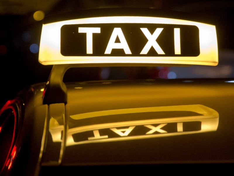 taxi schild taxischild.jpg