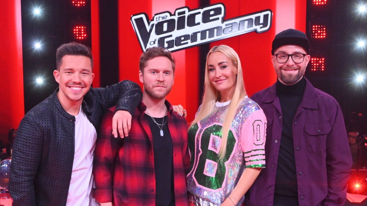 the voice jury.jpg