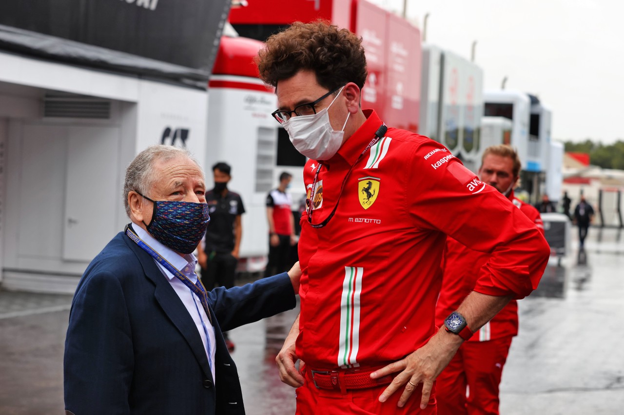 Mattia Binotto (r.) spricht über die mögliche Rückkehr von Jean Todt (l.).