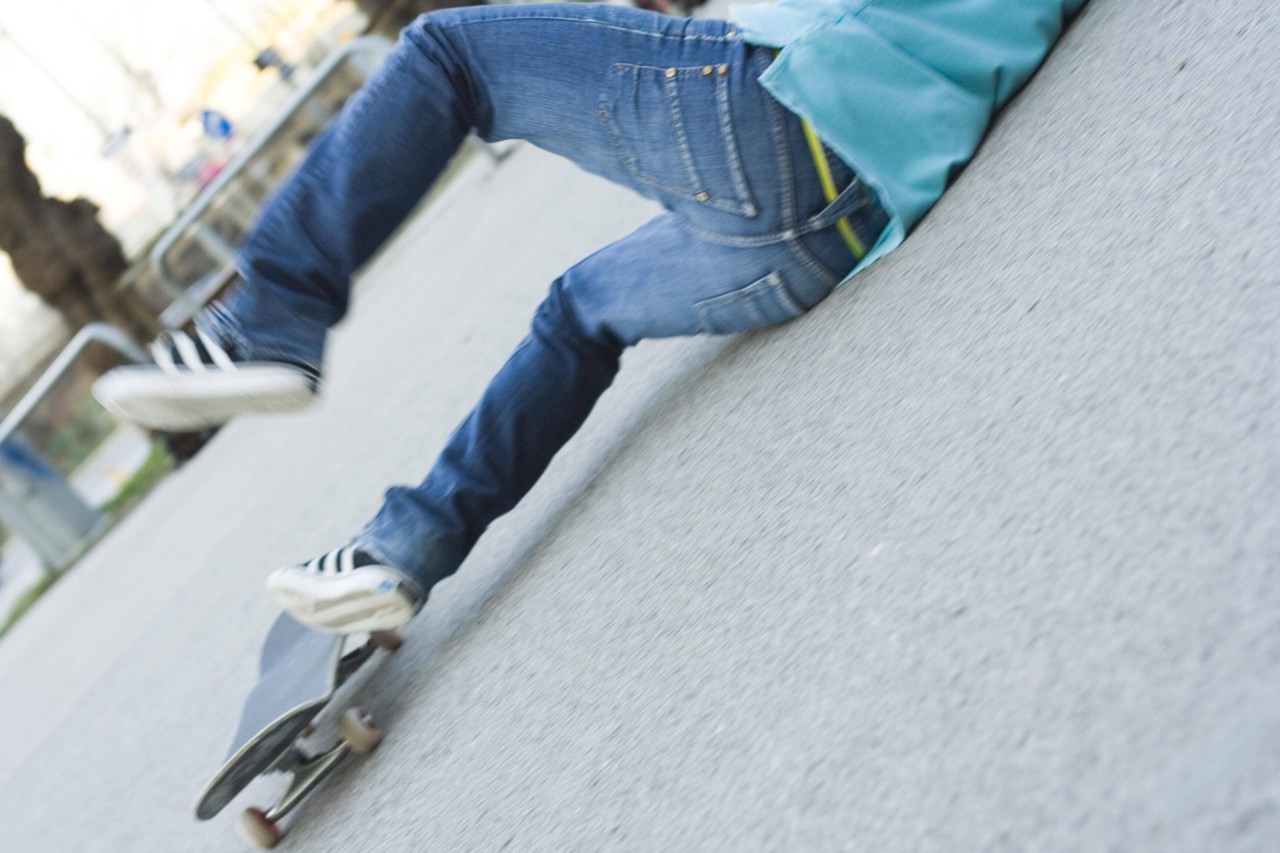 Bei einem Unfall mit dem Skateboard hat sich Matze den Arm gebrochen. (Symbolbild)