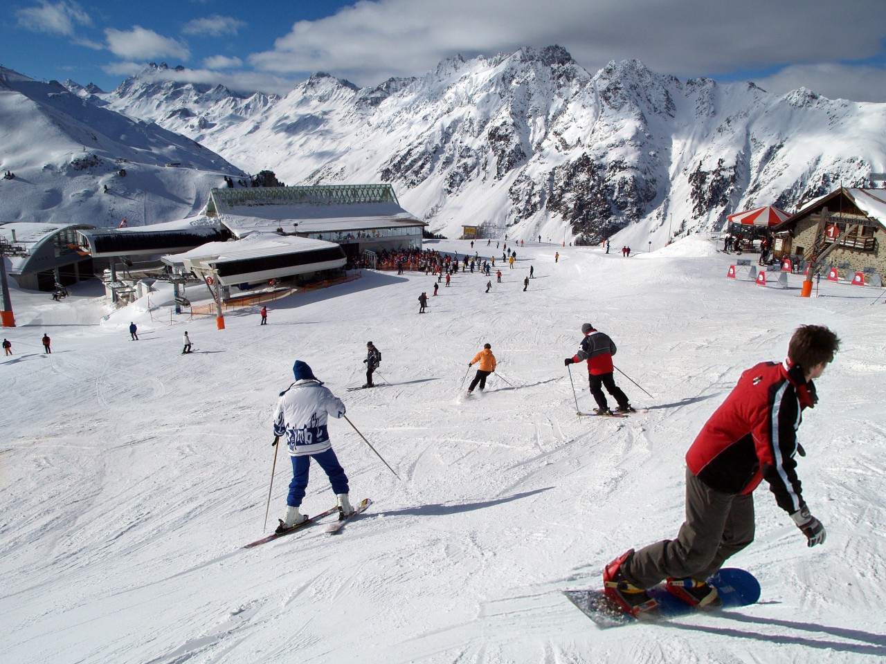 Urlaub in Österreich: Ischgl zieht die Regeln an und streicht ein beliebtes Event. 