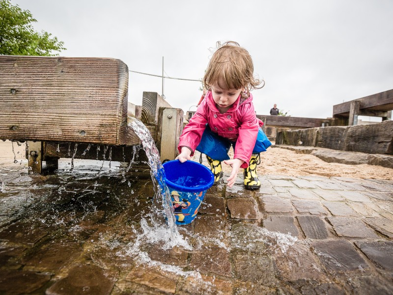 Der Ausflug nach Xanten lohnt sich: Hier gibt es einen Wasserspielplatz im Archäologischen Park.