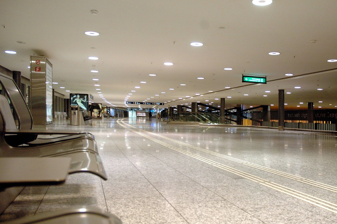 Am Züricher Flughafen wurde Alex einfach stehen gelassen. (Archivbild)