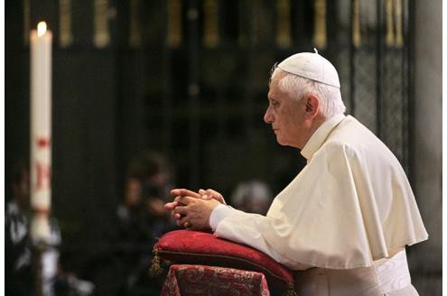 Der Besuch und das stille Gedenken im Kölner Dom gehört zum Besuch im Rheinland dazu.