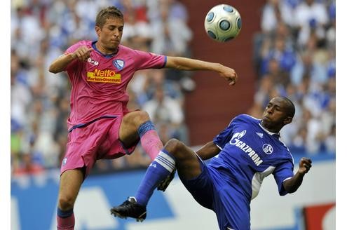 Der VfL Bochum schockierte seine Fans in Schalke mit einer schwachen Leistung und ebensolchen pinken Trikots.