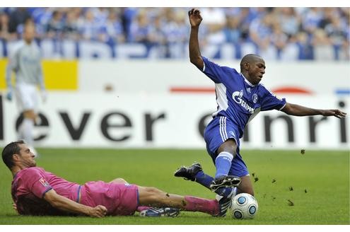 Der VfL Bochum schockierte seine Fans in Schalke mit einer schwachen Leistung und ebensolchen pinken Trikots.