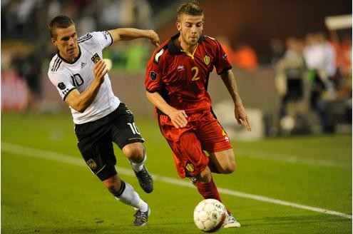 Belgien - Deutschland: Lukas Podolski German gegen Toby Aldenweireld.