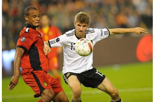 Belgien - Deutschland: Thomas Müller gegen Vincent Kompany.