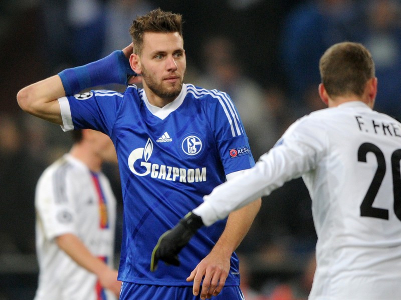 Platz 10: ...Stürmer Adam Szalai. Der kam 2013 als Alternative für Stürmerstar Klaas-Jan Huntelaar. Trotz eines guten Starts konnte er sich auf Schalke aber nicht durchsetzen. 2014 ging Szalai zur TSG Hoffenheim.