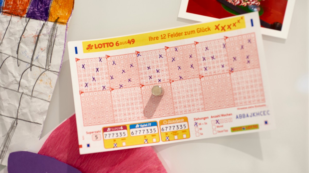 Es bleibt spannend! Der LOTTO-Jackpot wird heute garantiert ausgeschüttet. Ihren Tipp können Sie heute bis um 18 Uhr abgeben. 