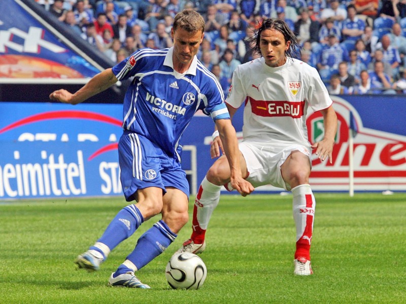 Platz 3: „Wer ist die Pommes mit Krokant? - Ebbe, Ebbe Sand!“ Unvergessen bleiben die zahlreichen Gesänge über den dänischen Nationalspieler. Der Angreifer spielte in seinem Leben nur für Bröndby IF und den FC Schalke 04, für den er 101 mal traf.