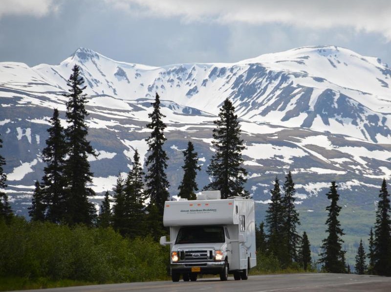 Alaska ist ein Traumziel für viele Deutsche. Das Wohnmobil gehört zu den interessantesten Varianten, den 49. Bundesstaat der USA zu erkunden.