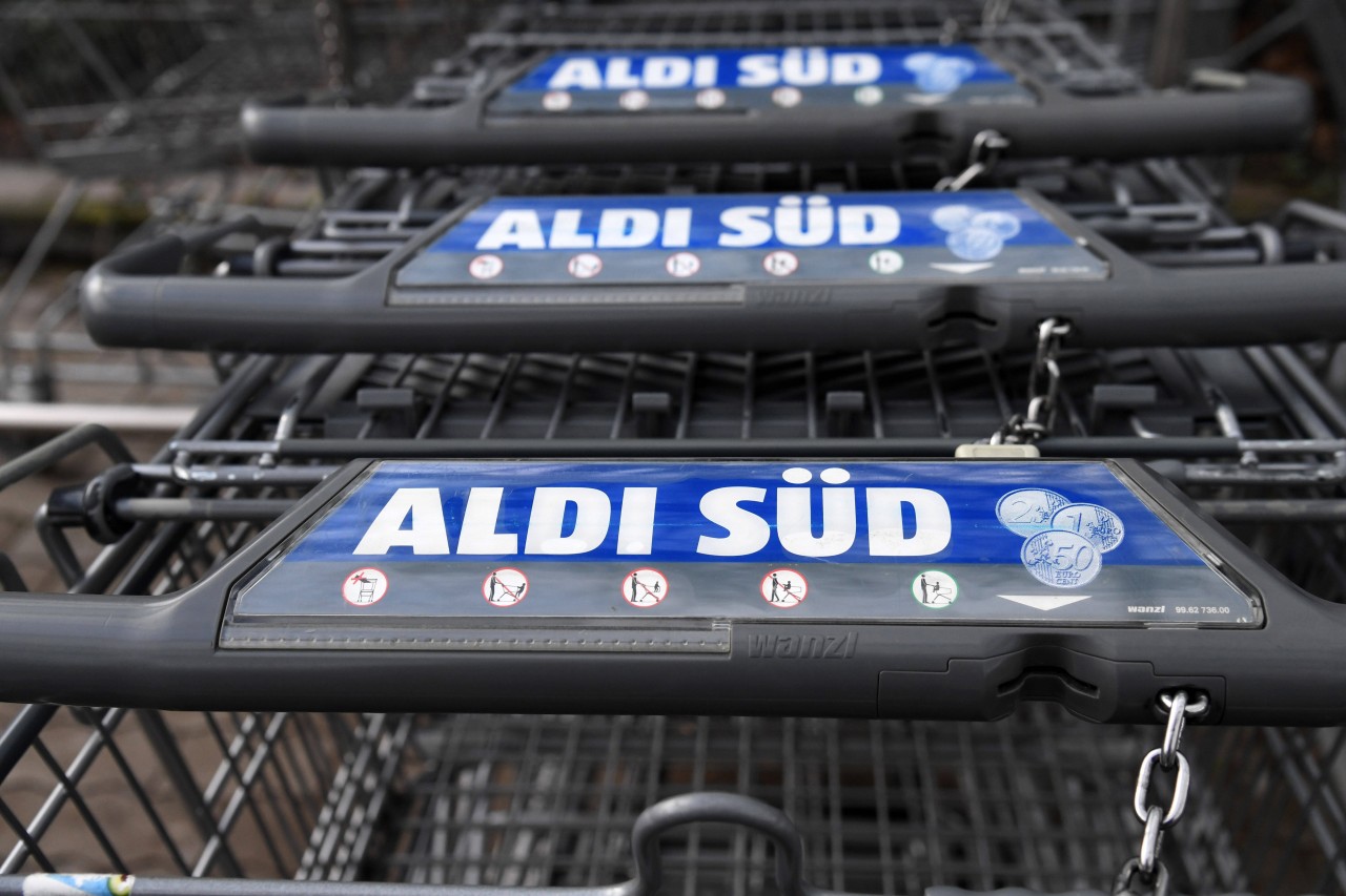 Aldi: Ein Mann kann wegen des lästigen Verhaltens einiger Kunden nicht mehr den Mund halten. (Symbolbild)