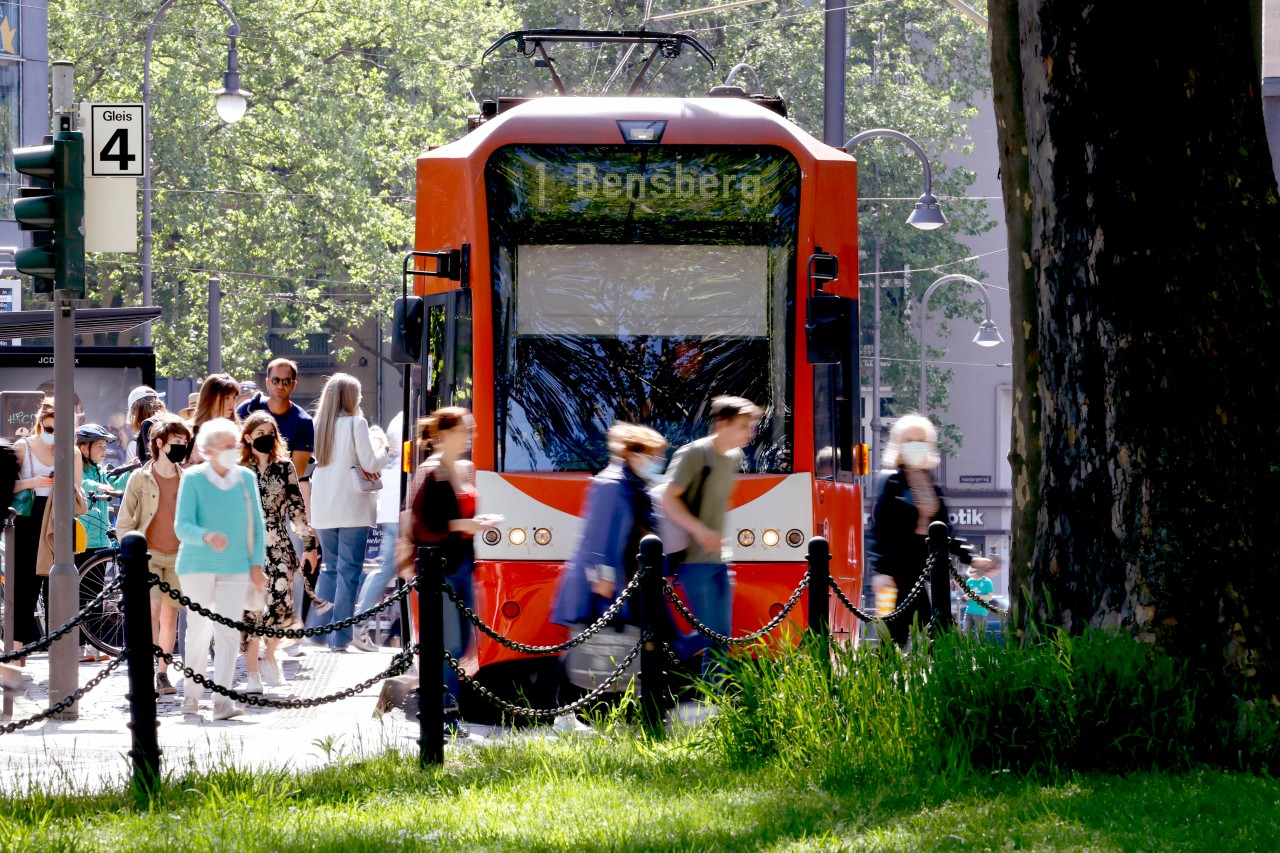 Mit der Bahn zum CSD nach Köln (NRW): Schnäppchen-Angebot geht nach hinten los. (Symbolbild) 