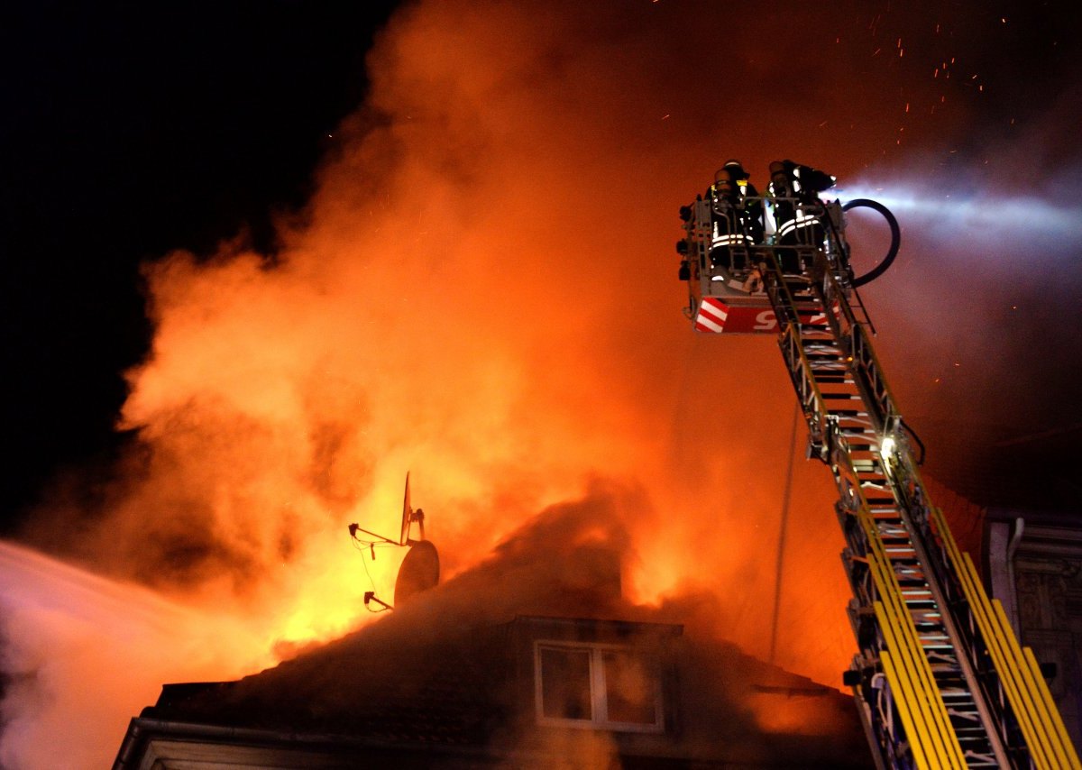 Brand-Duisburg-Untermeiderich-2.jpg