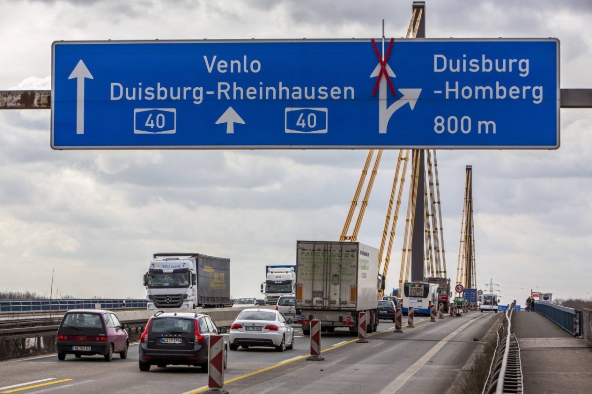 Brücke A40 Duisburg.jpg