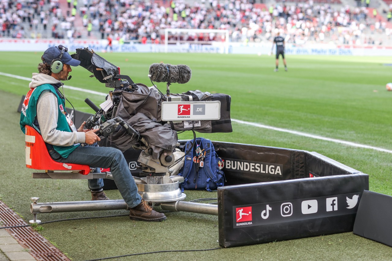 Bei der Fußballübertragung kommt es längst nicht mehr nur auf das Spiel an.