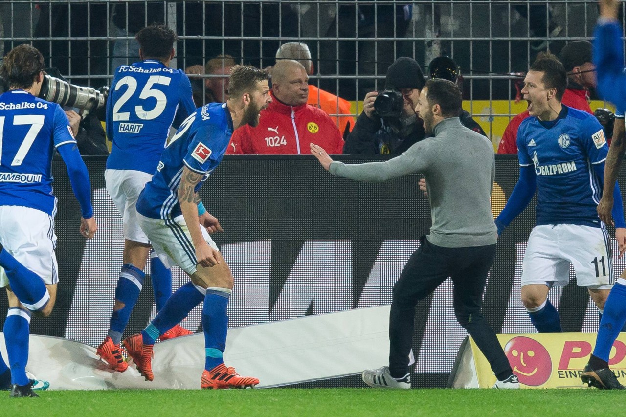 Domenico Tedesco war nach dem 4:4 im Derby nicht mehr zu halten.