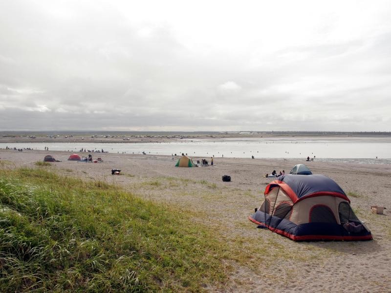 Alaska glänzt wegen seiner Menschenleere nicht gerade mit einer großen Auswahl an Hotels - deshalb bietet sich Camping an, wie hier in Kenai.