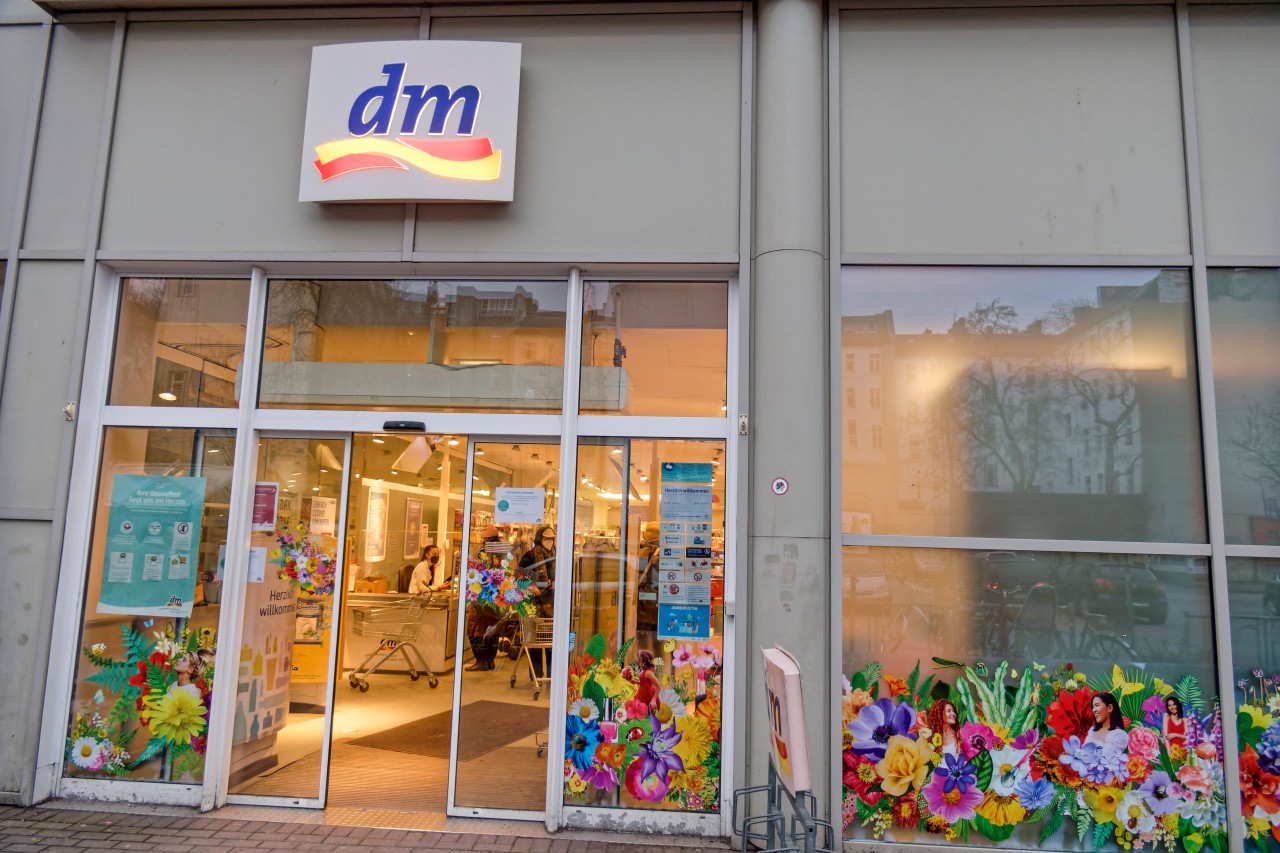 Der dm in Duisburg ist zwei Diebinnen auf die Schliche gekommen. (Symbolbild) 