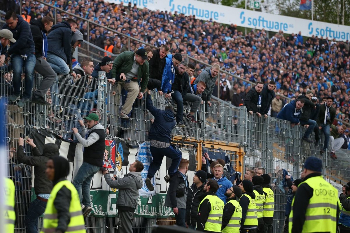 Darmstadt-Schalke-Fans.jpg