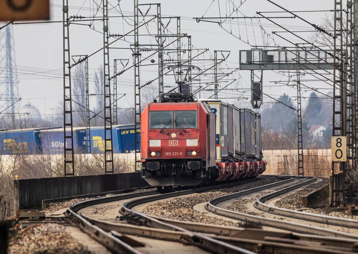 Deutsche Bahn.jpg