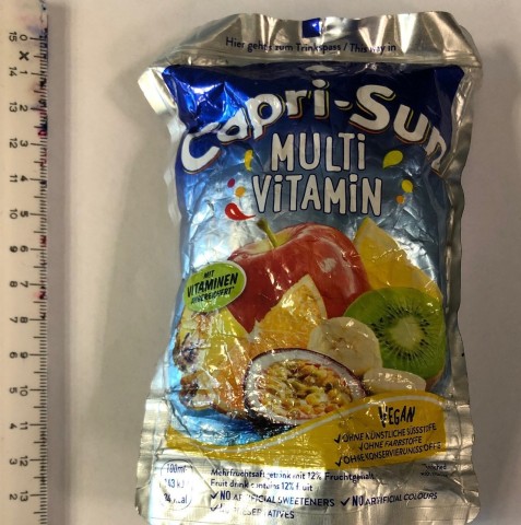 Diese  „Capri Sun“-Packung fanden die Bundespolizisten im Mülleimer.