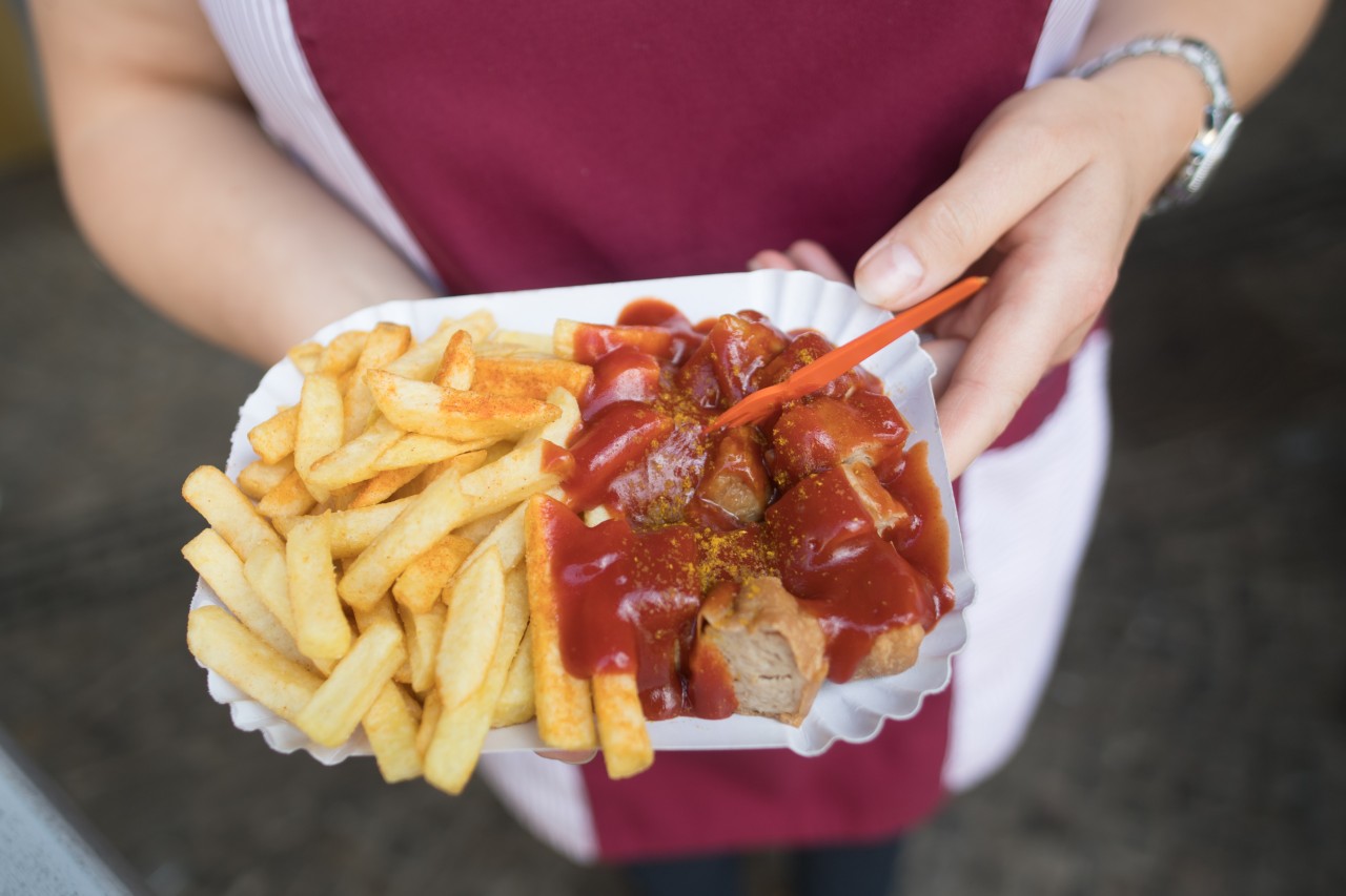 Für die Fans eines Kult-Imbiss' aus Dortmund gibt es vorerst keine Pommes mehr. (Symbolbild)