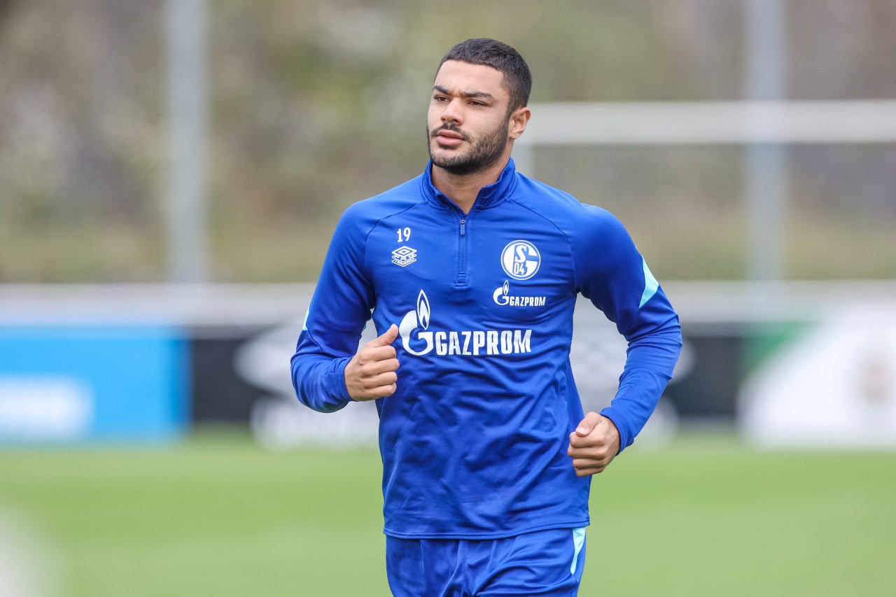 FC Schalke 04 gibt Ozan Kabak doch noch ab.