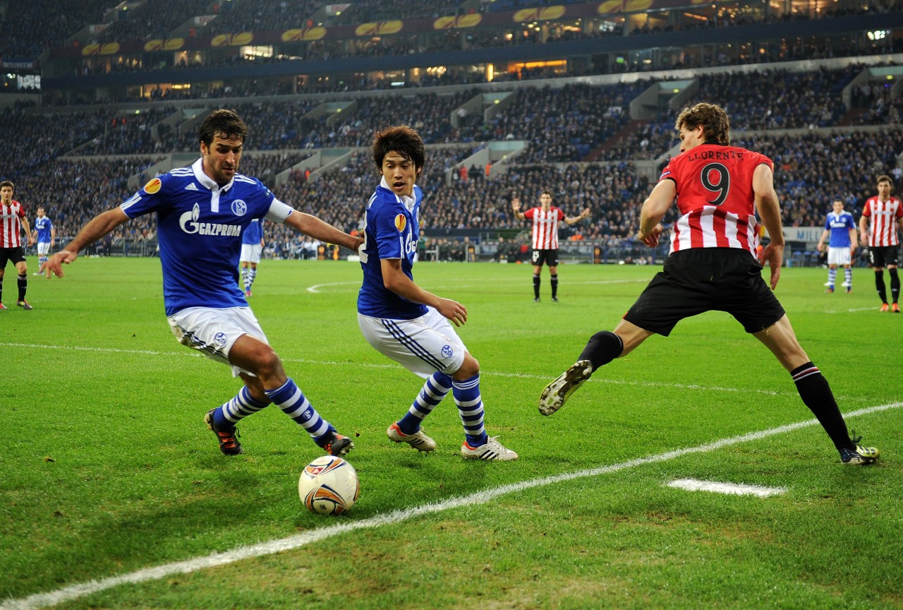 FC Schalke 04: Raul (l.) und Atsuto Uchida (r.) gehörten zu den absoluten Lieblingen bei den Fans.