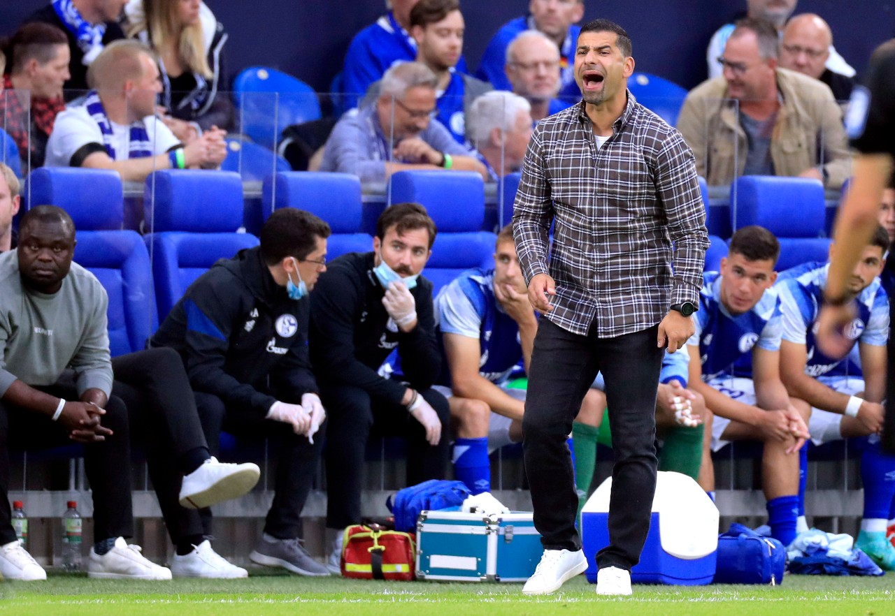 Der FC Schalke 04 ist in der Veltins Arena in dieser Saison lediglich eine Partie gewonnen. Dimitrios Grammozis ist darüber genervt.