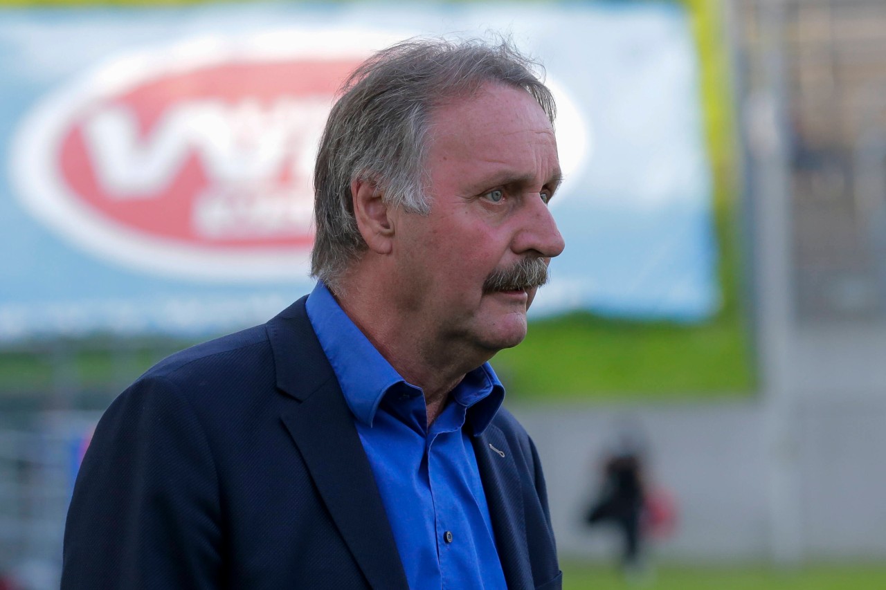 Weil er nicht an einen Aufstieg des FC Schalke 04 glaubte, bekam Ex-S04-Coach Peter Neururer Morddrohungen.