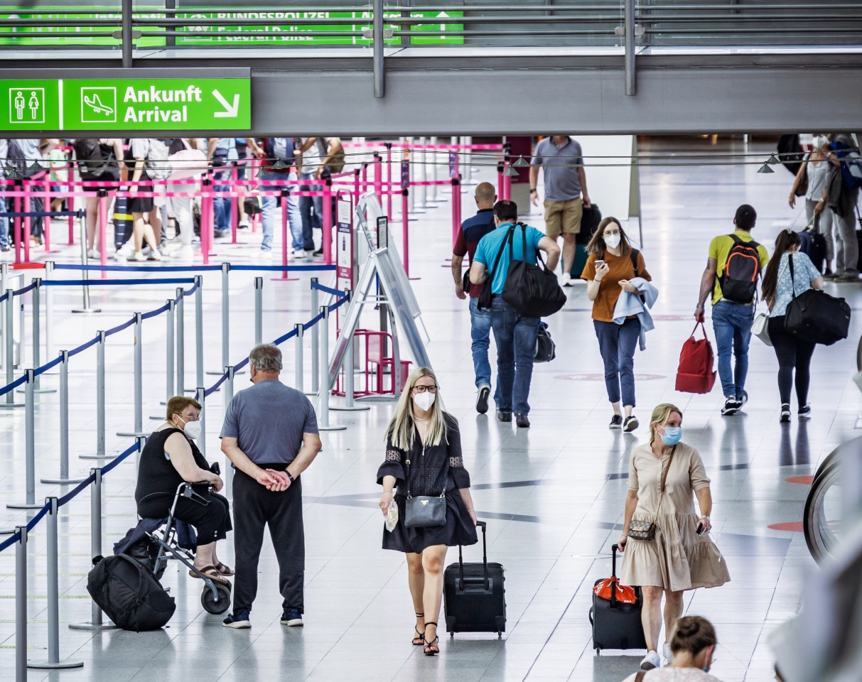 Flughafen Dortmund: Bei Kontrollen fällt der Bundespolizei ein junger Mann ins Auge.