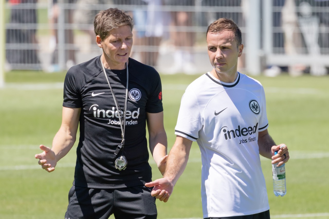 Götze mit seinem neuen Trainer Oliver Glasner.