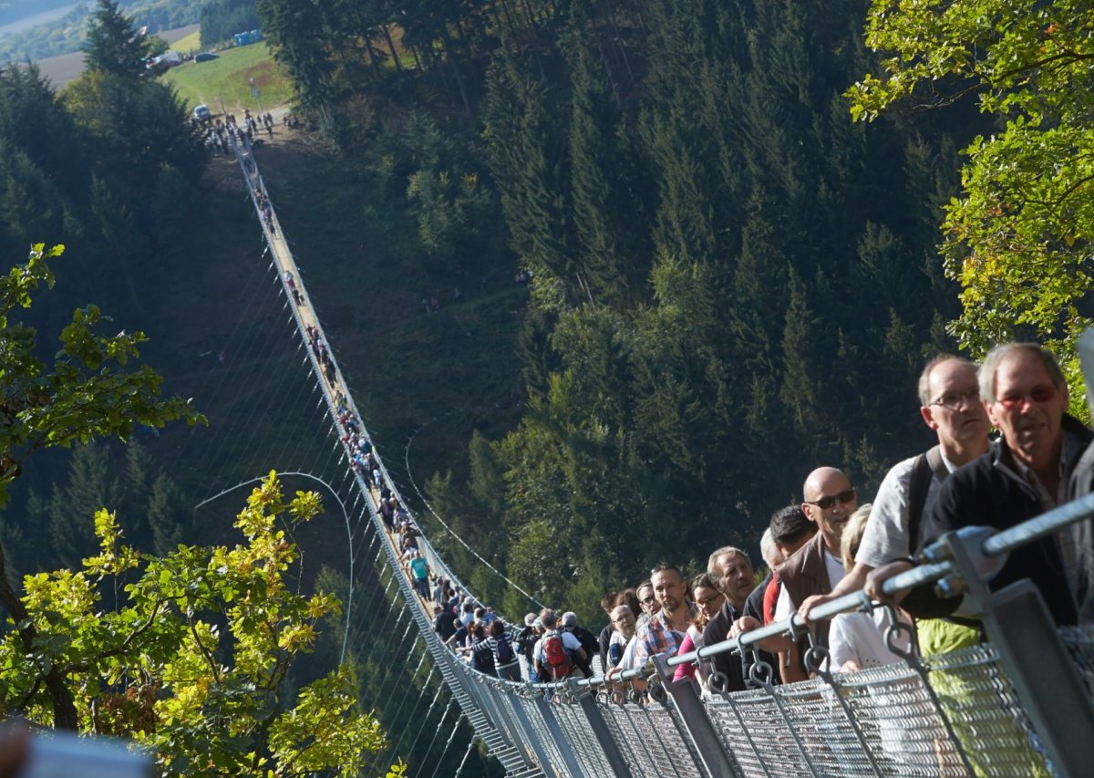 Hängeseilbrücke.jpg