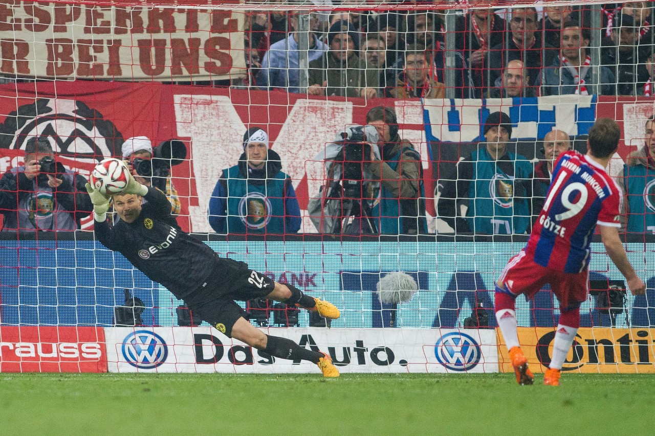 Langerak hält den Elfmeter von Mario Götze.