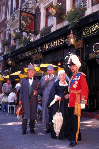 Fast ein eigenes Museum: Der «Sherlock-Holmes-Pub» in der Nähe des Parlamemts beherbergt zahlreiche Memorabilia. 