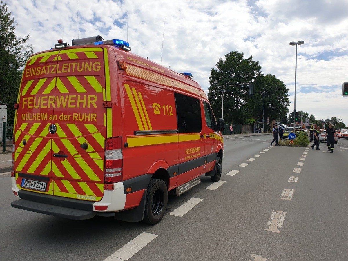 Mülheim: Am Dienstagmittag wurde ein Kind von einem Auto angefahren.