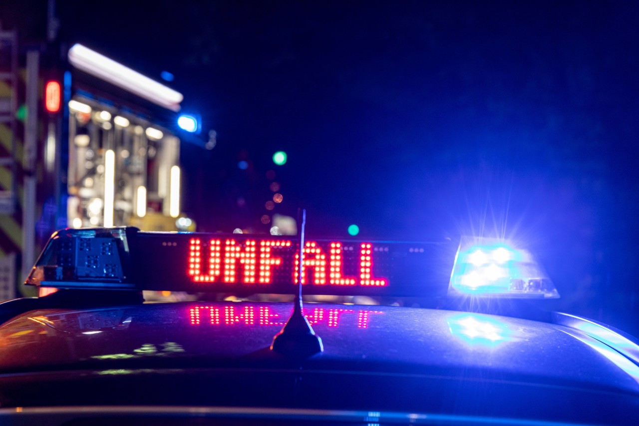 Die Polizei Dortmund steht nach einem Überschlag-Unfall vor einem Rätsel. (Symbolfoto)