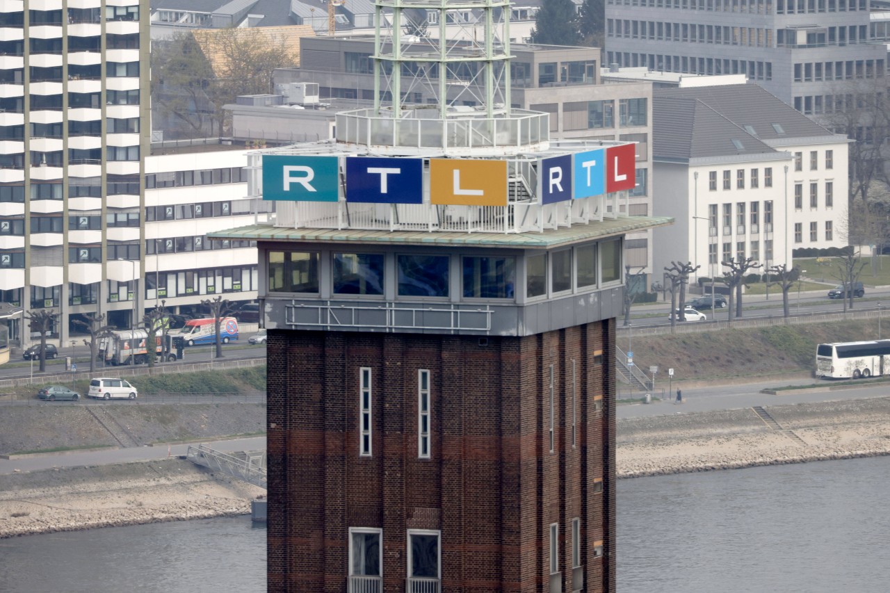 RTl plant eine Programmänderung, die sich an dem aktuellen Reisechaos orientiert.