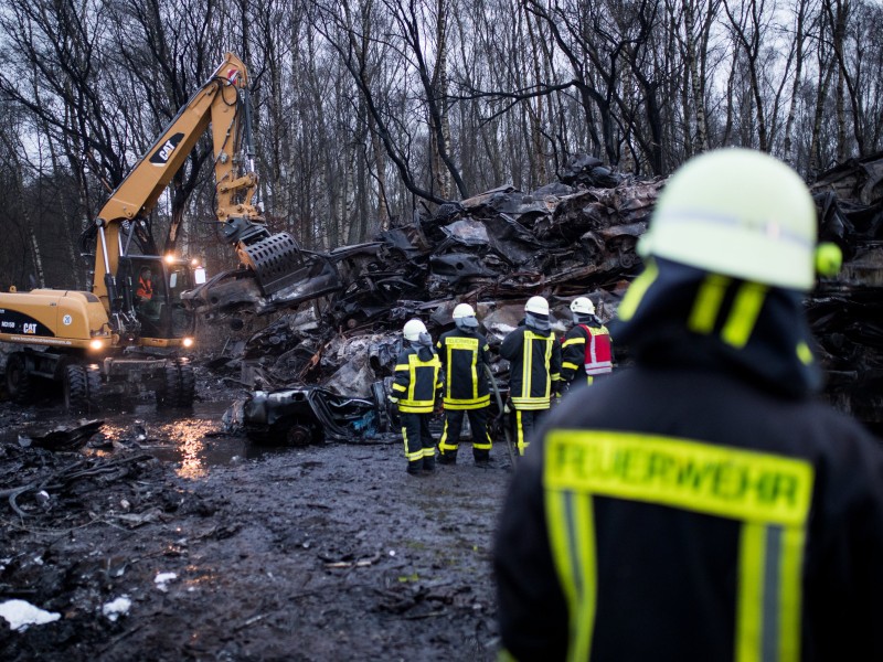 Großbrand auf Schrottplatz in Recklinghausen

Foto: dpa